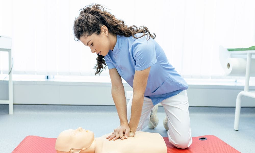 Finding the Right CPR Recertification Training: A Guide to Choosing the Best Program