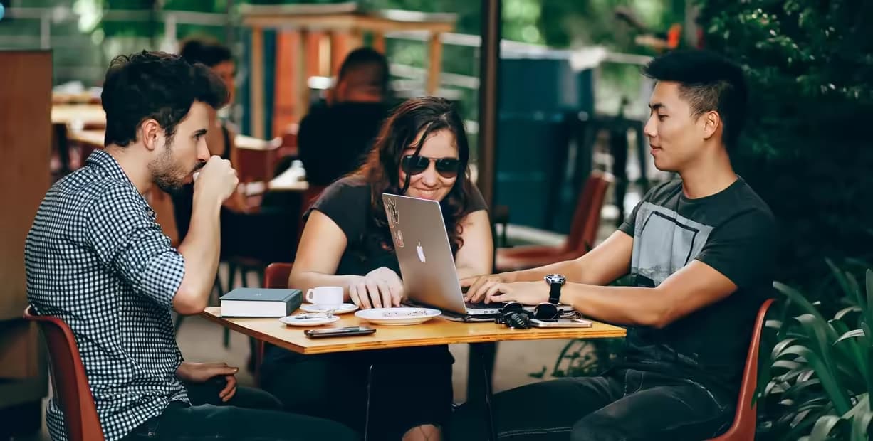 12 Top-Rated Services for Hiring International Employees