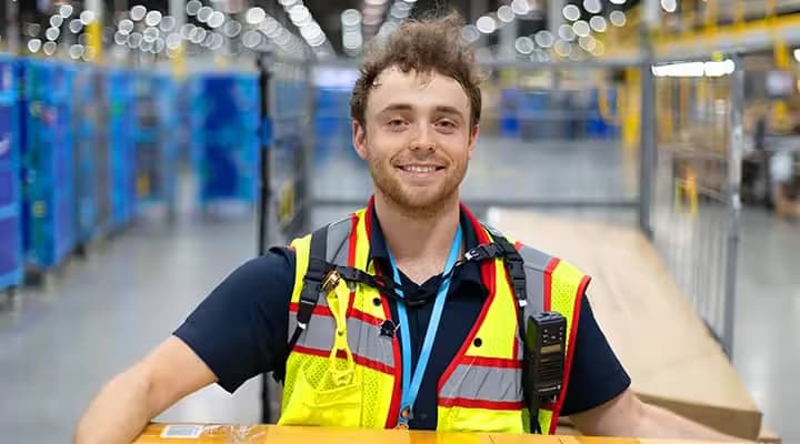 Does Amazon Hire Felons in 2025?