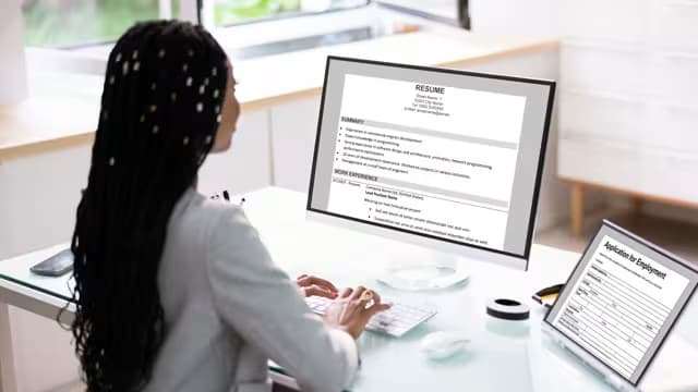 The 7 Best Online Resume Builders for 2025 (Expert-Tested)